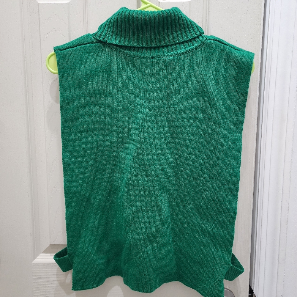 New Chanel Sweater Shirt Top, size 40, Cashmere, Green. - Picture 16 of 16